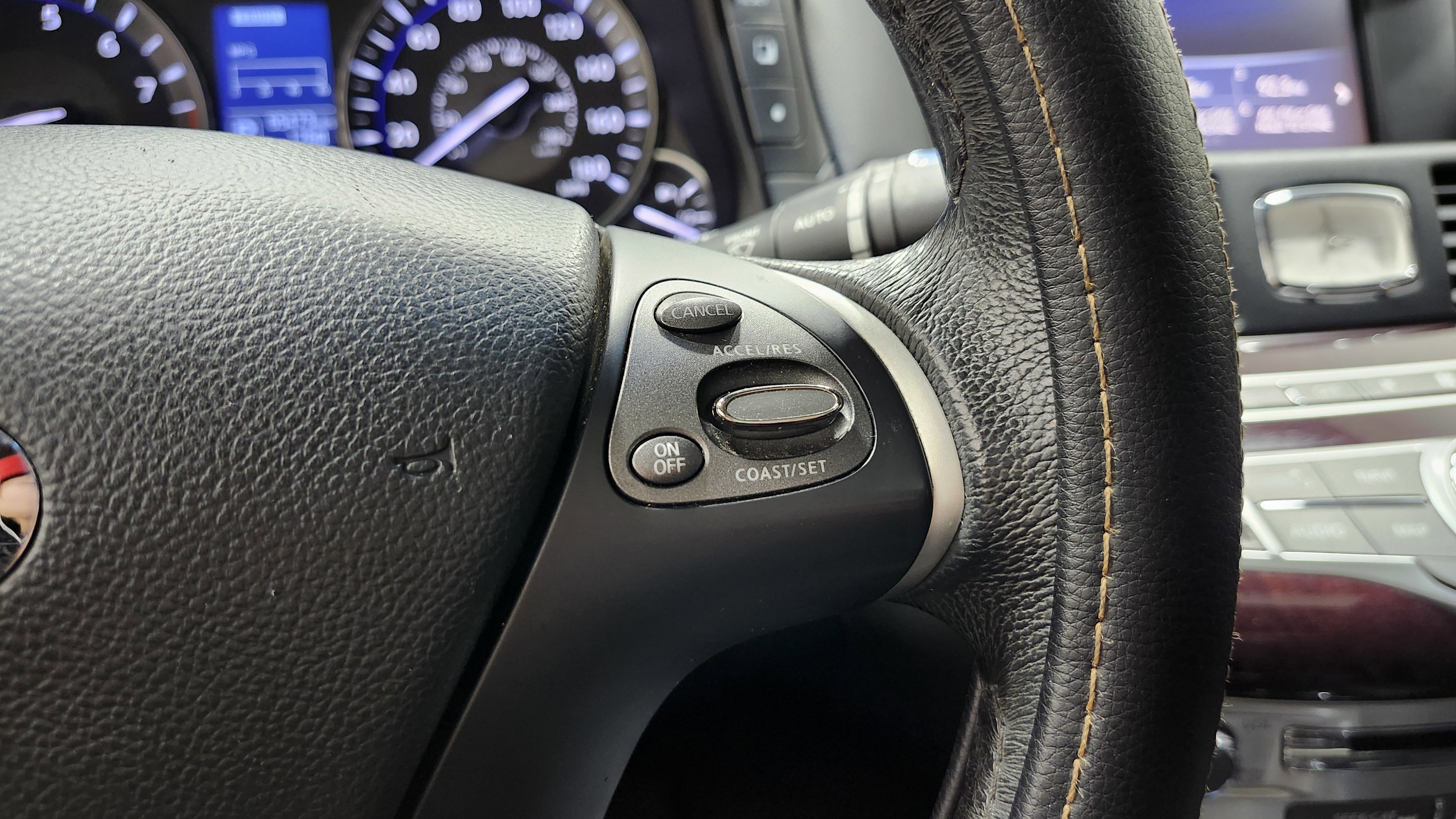 Used 2019 INFINITI Q70 Luxe image 37