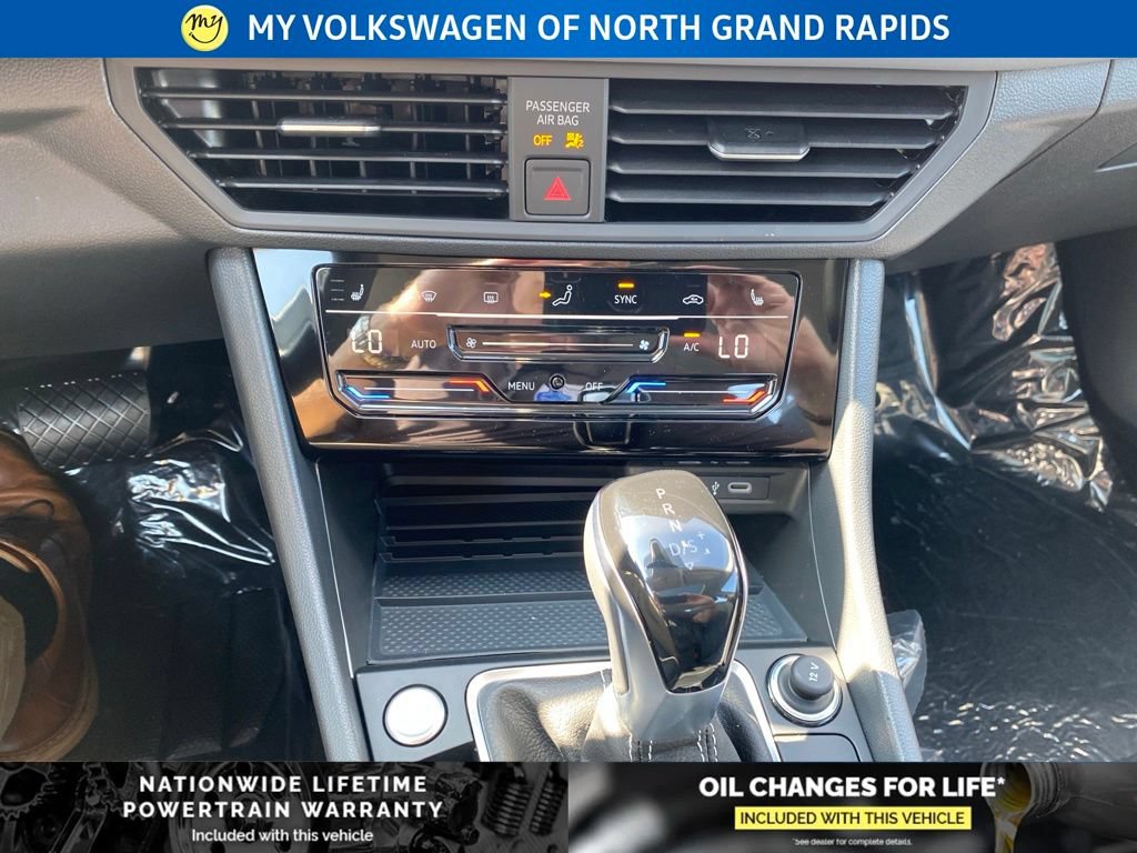 New 2026 Volkswagen Jetta SE FWD image 12