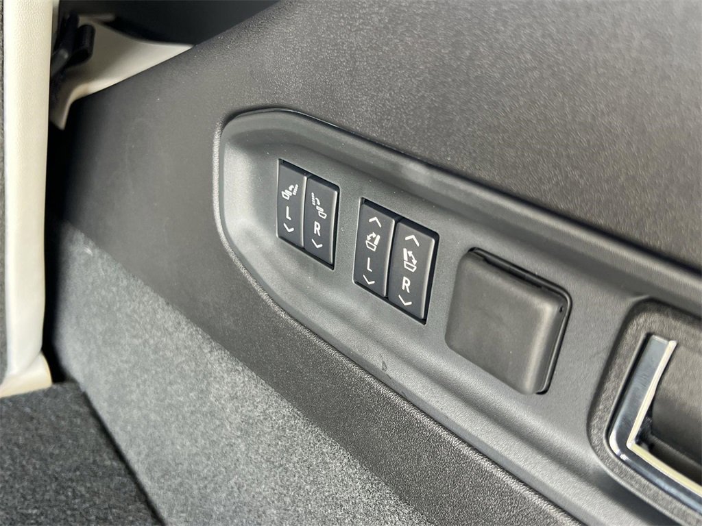 New 2026 Cadillac Vistiq Sport image 33