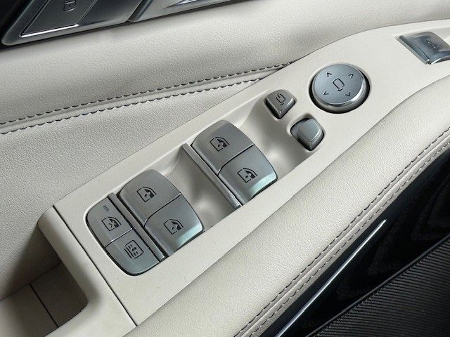 Used 2022 BMW X7 M50i image 47