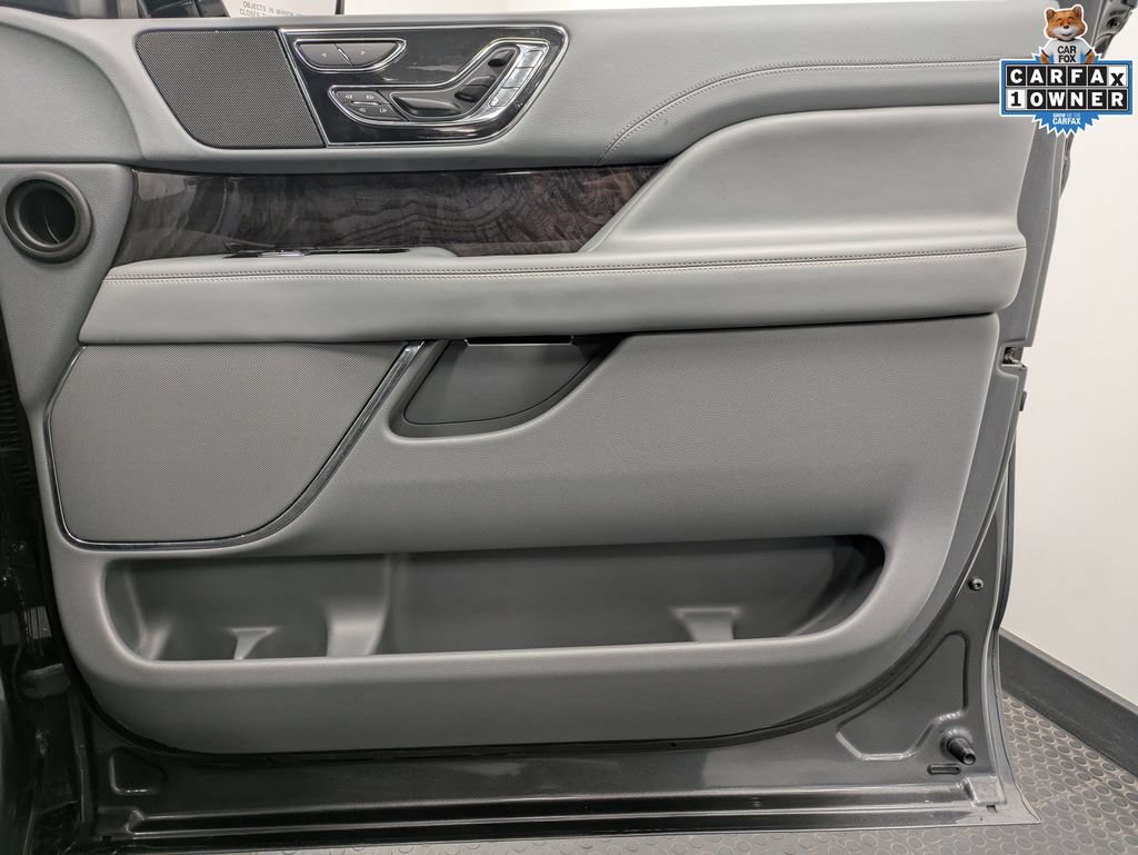 Used 2018 Lincoln Navigator L Reserve w/ Technology Package AWD/4WD image 28