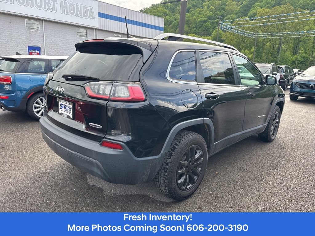 Used 2019 Jeep Cherokee Latitude Plus AWD/4WD image 6