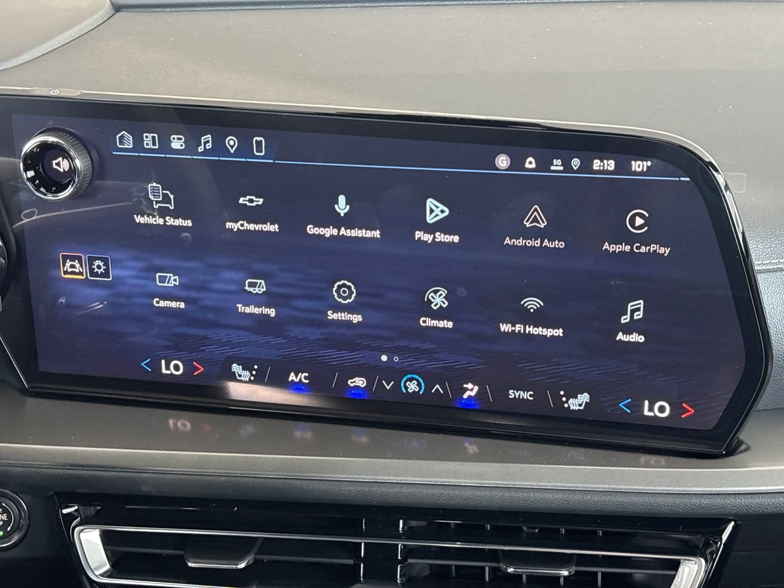 New 2027 Chevrolet Traverse LT w/ Midnight/Sport Edition FWD image 25