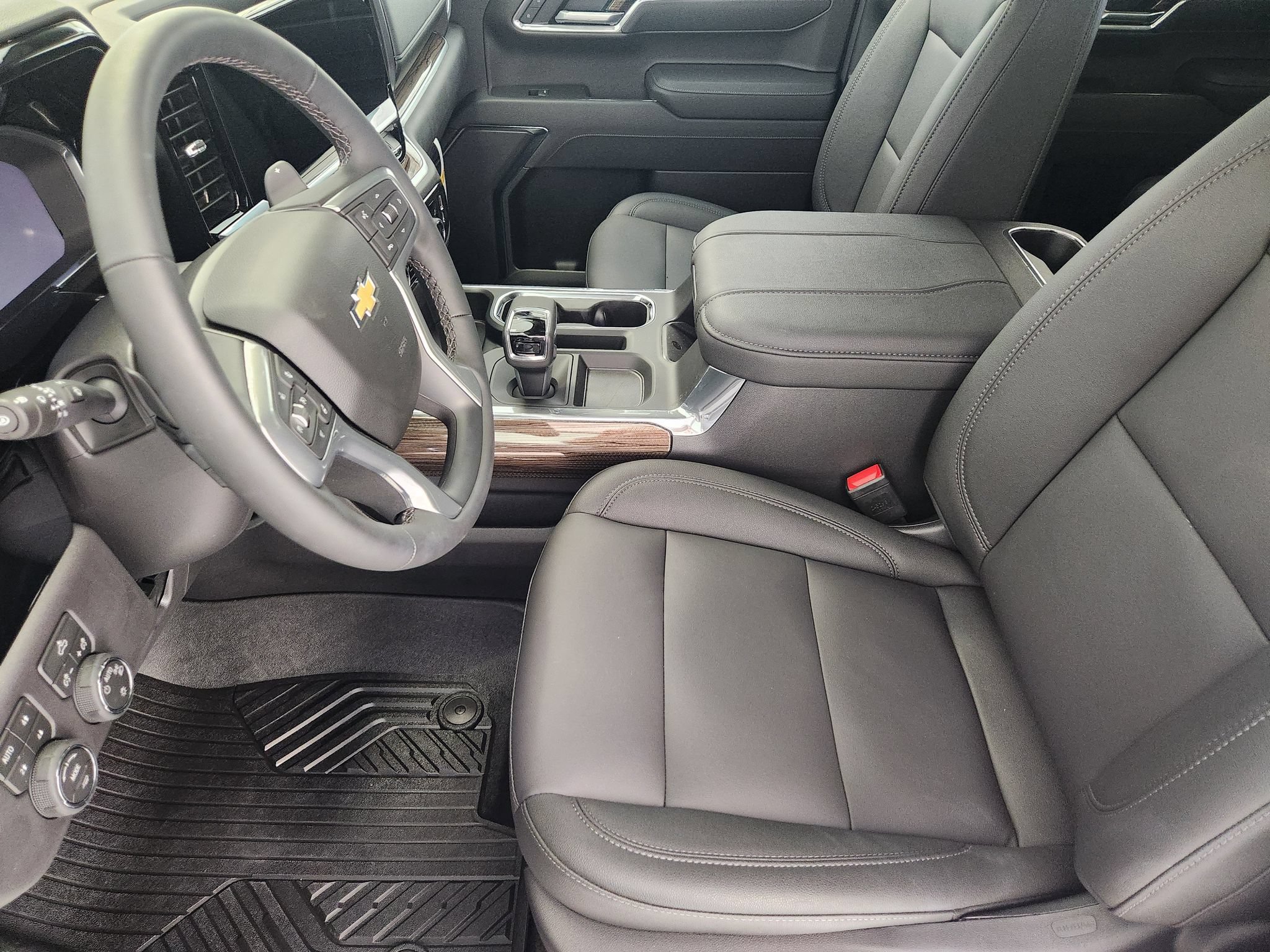 New 2026 Chevrolet Silverado 1500 LT w/ Z71 Off-Road Package AWD/4WD image 12