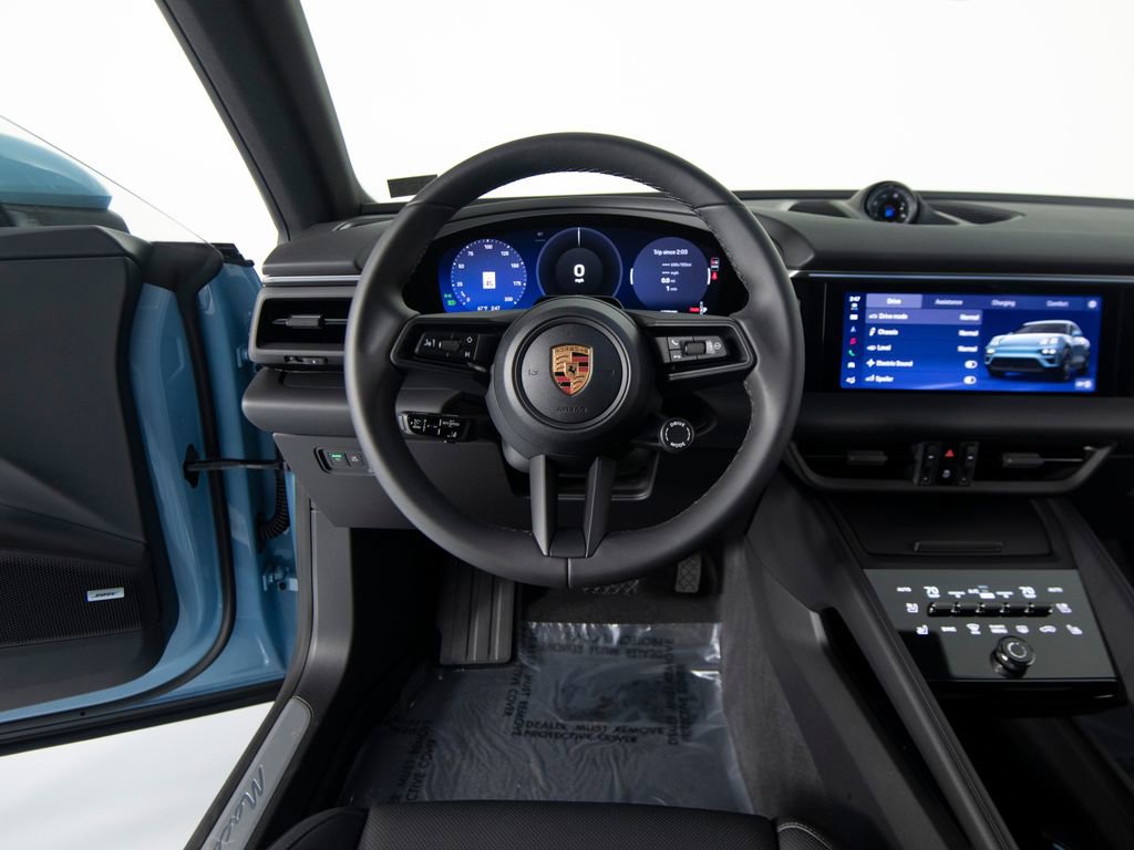 New 2026 Porsche Macan 4 Electric image 18