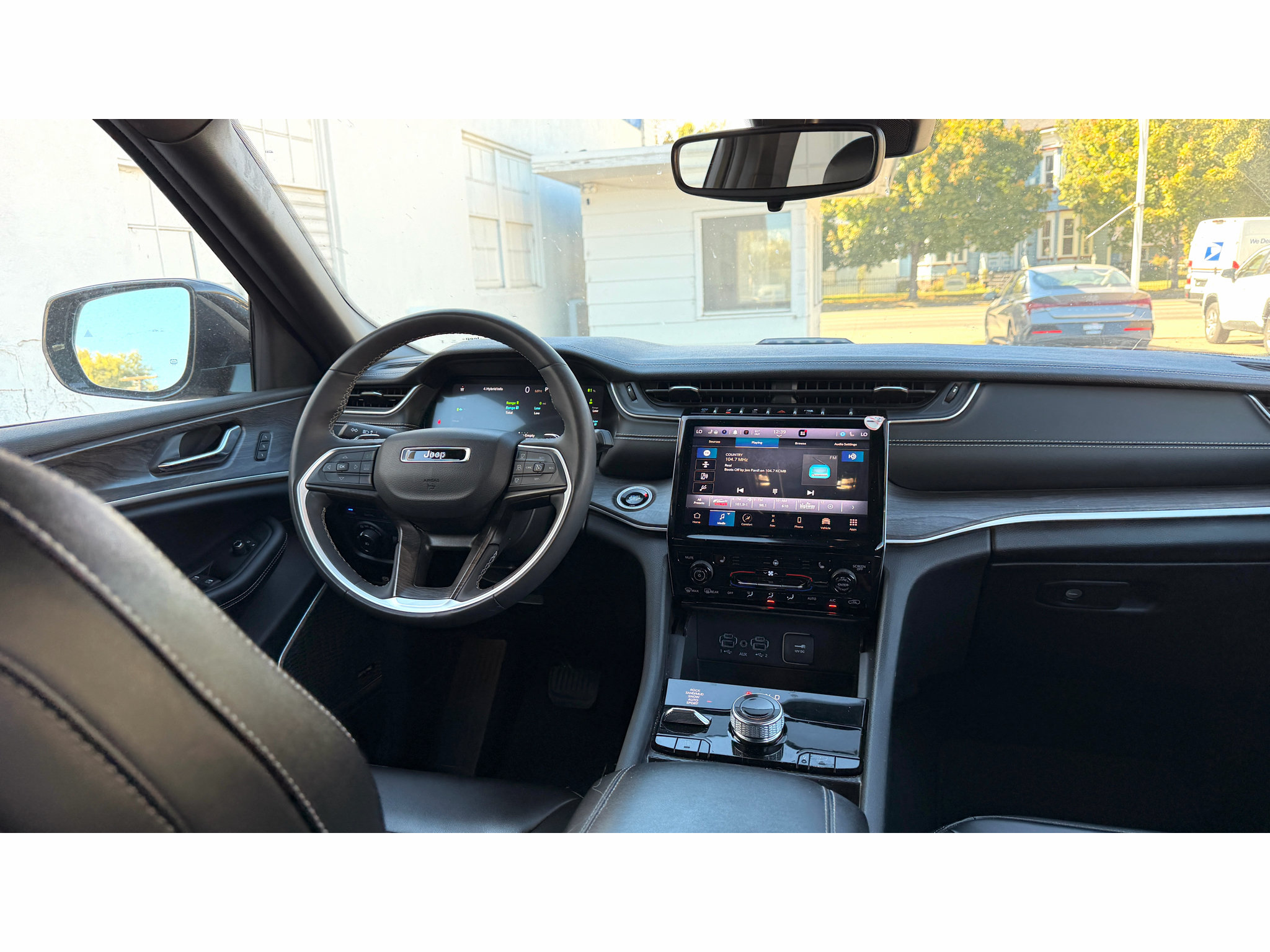 Used 2024 Jeep Grand Cherokee Limited 4xe AWD/4WD image 15