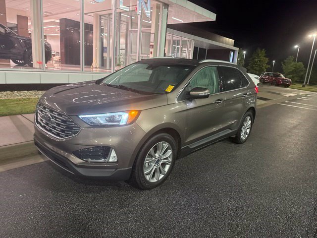 Used 2019 Ford Edge Titanium FWD image 2