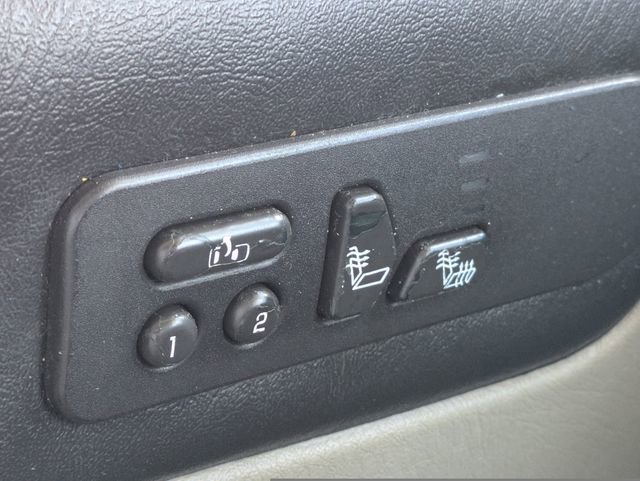 Used 2004 HUMMER H2 w/ Preferred Equipment Group image 18