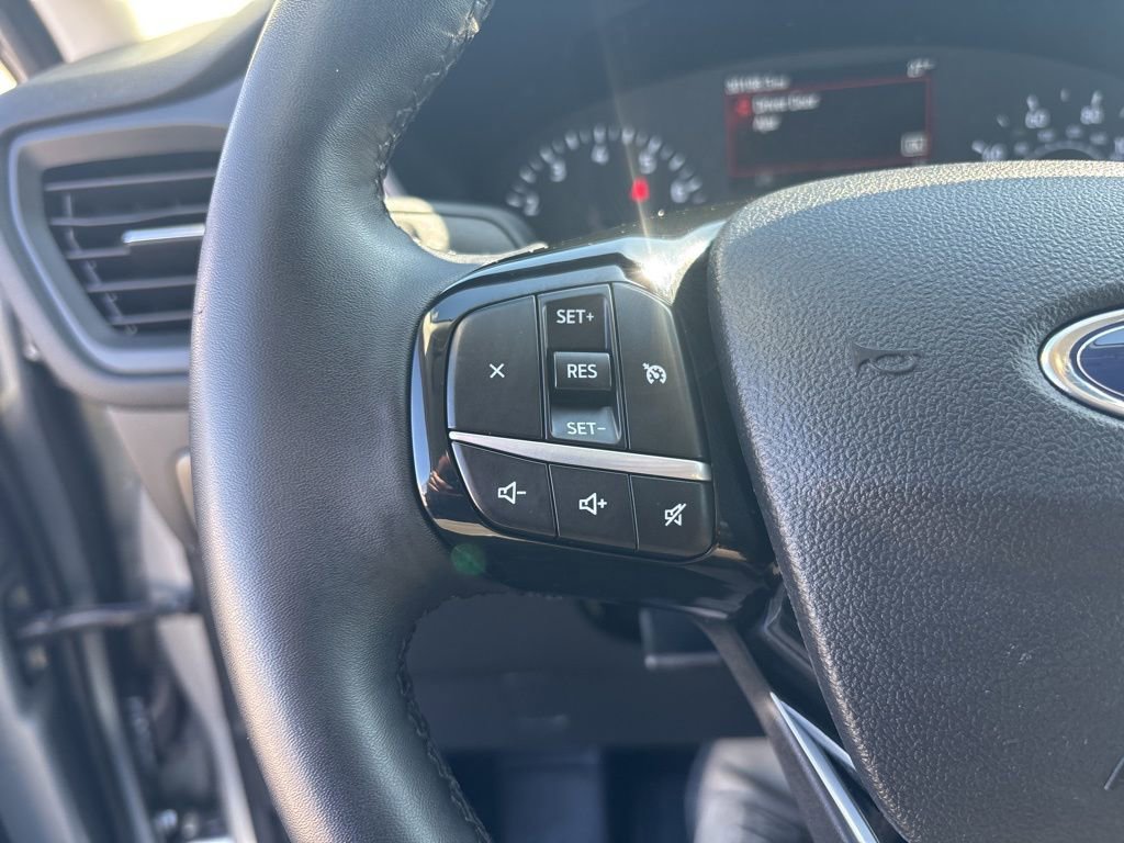 Used 2022 Ford Escape SE w/ Cold Weather Package image 19