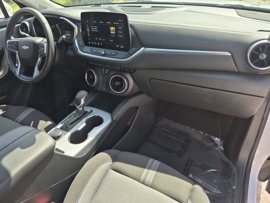 Used 2025 Chevrolet Blazer LT FWD image 31
