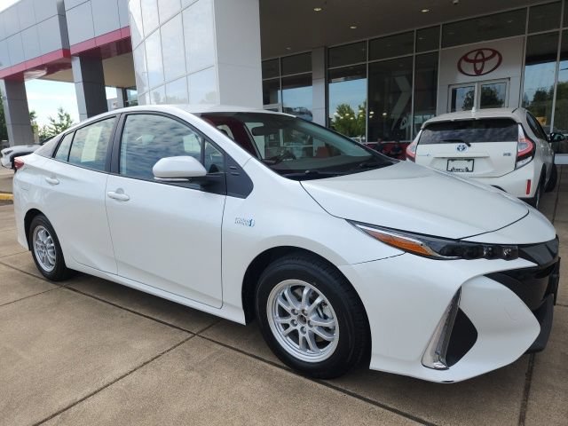Used 2022 Toyota Prius Prime LE FWD image 4
