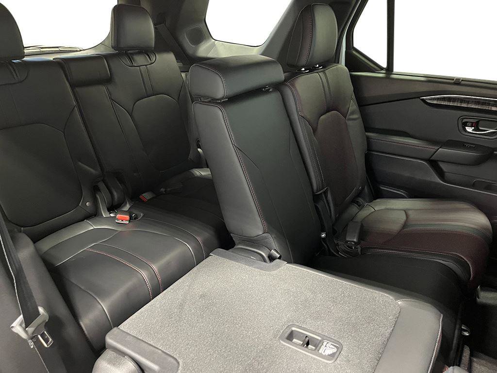 New 2025 Honda Pilot Black Edition image 28