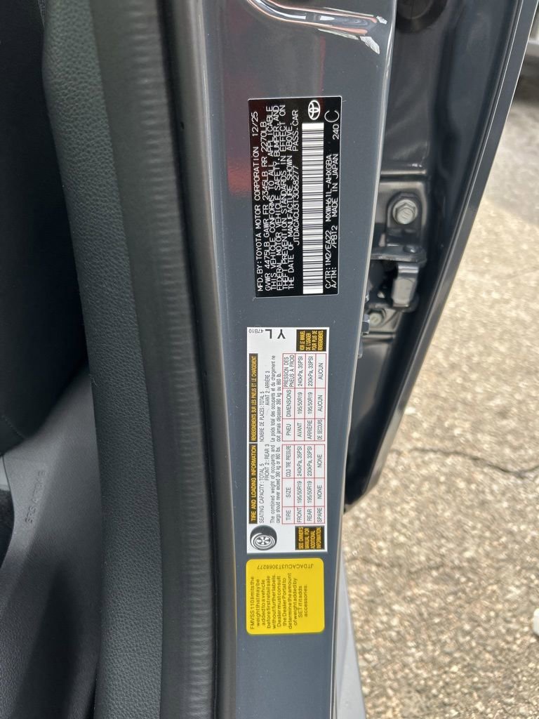 New 2026 Toyota Prius Plug-In Hybrid image 4