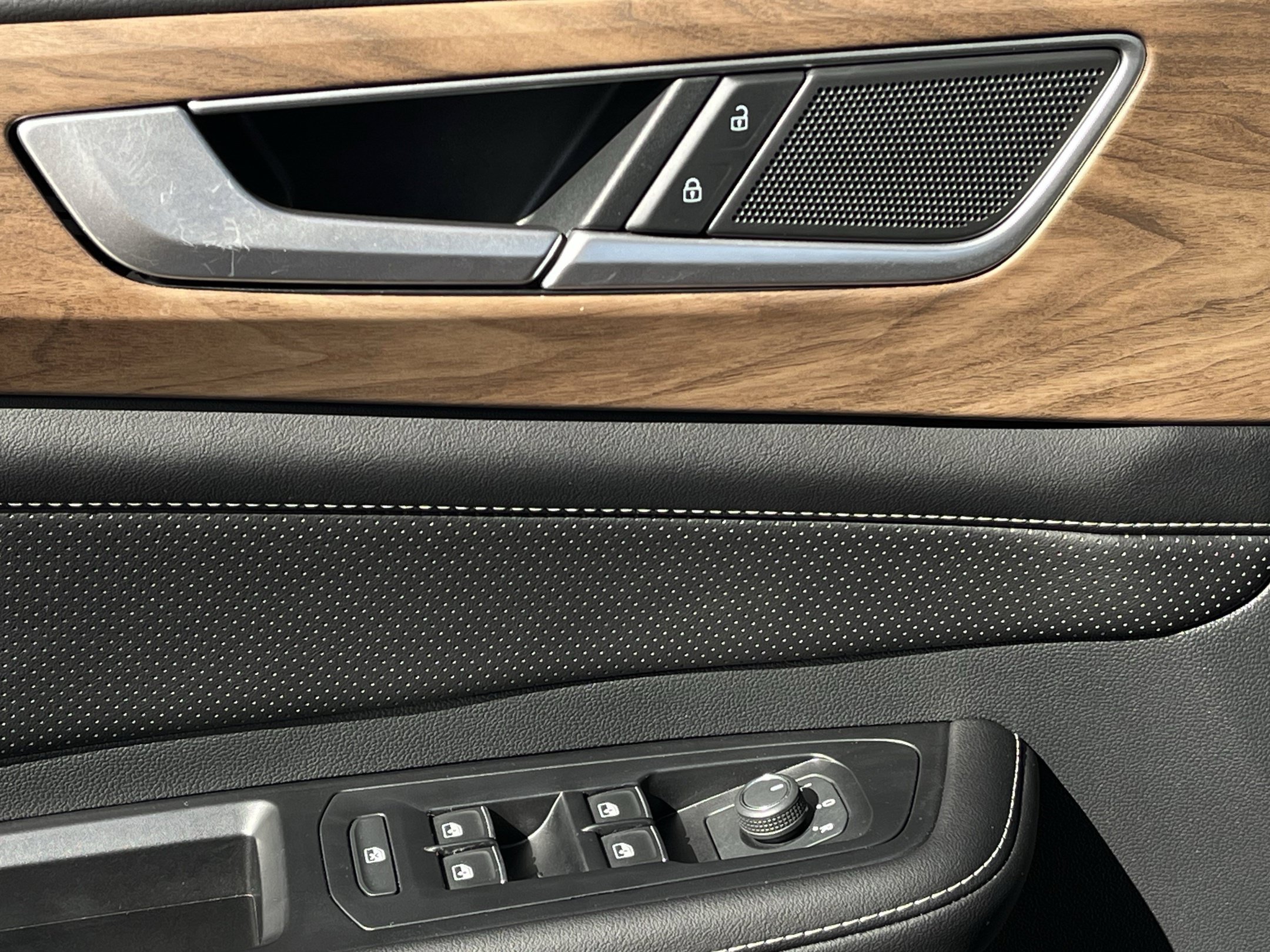 Certified 2026 Volkswagen Atlas SE FWD image 22