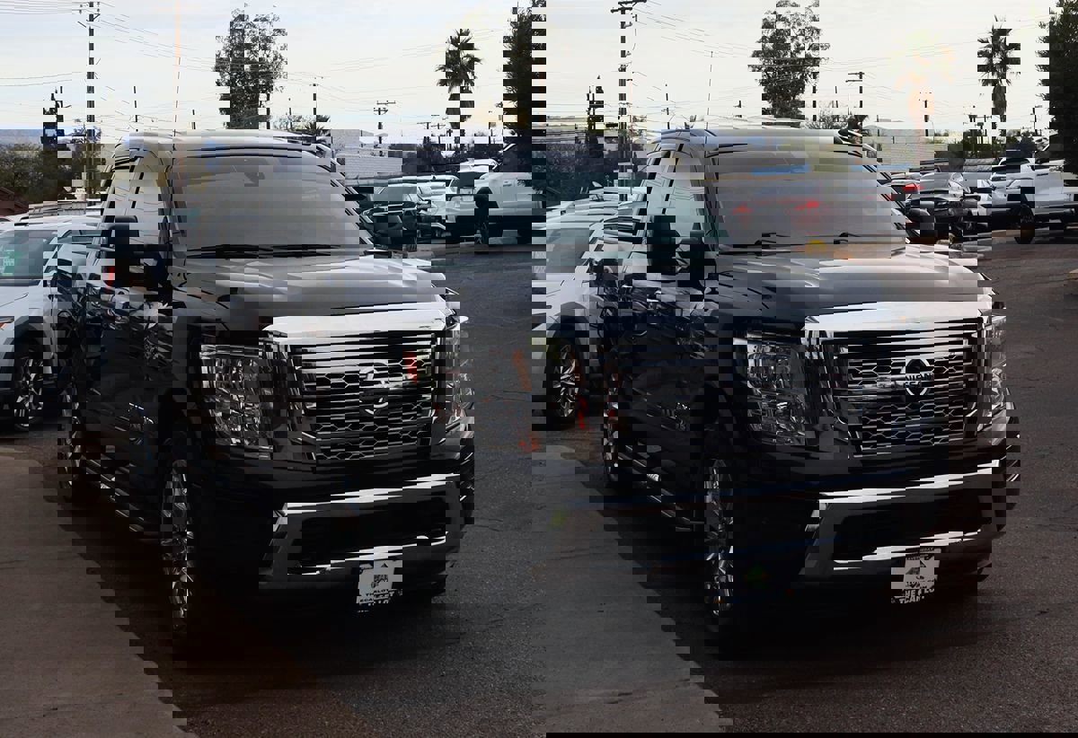 Used 2020 Nissan Titan SV w/ SV Convenience Package image 14