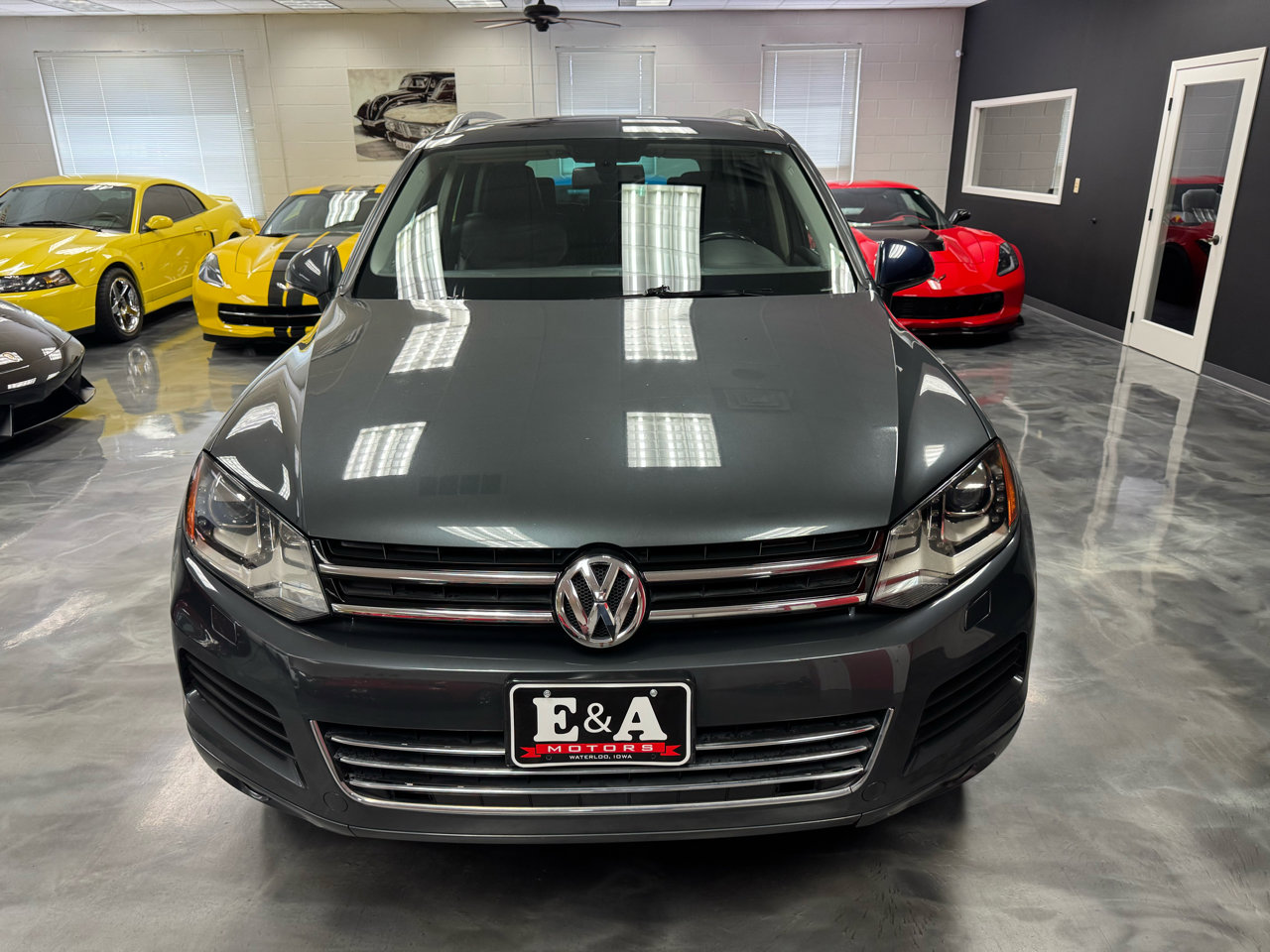 Used 2014 Volkswagen Touareg Sport AWD/4WD image 11