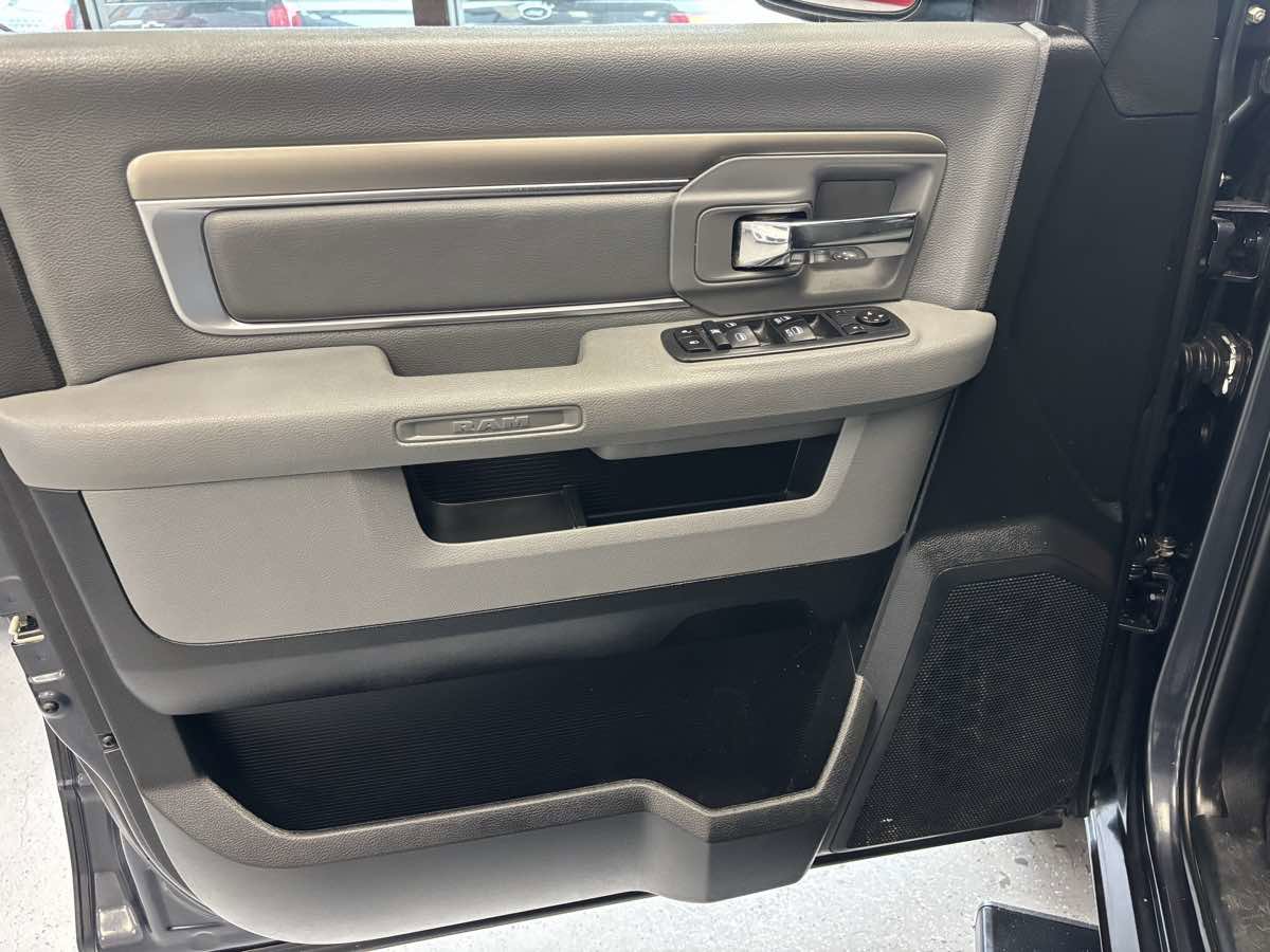 Used 2018 RAM 1500 Classic SLT image 20