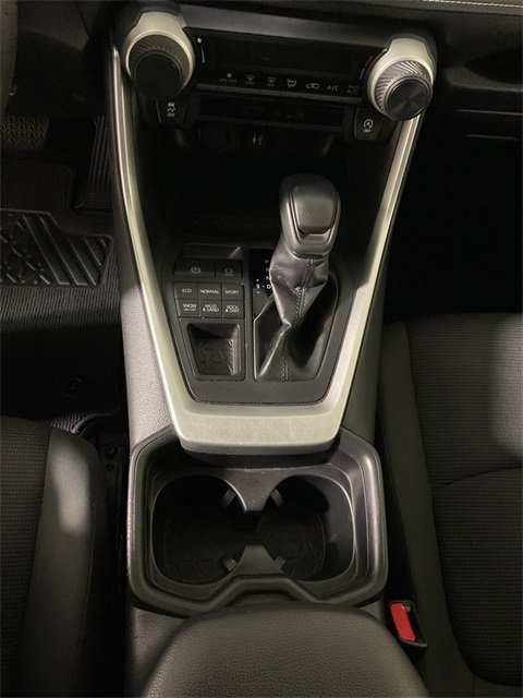 Used 2019 Toyota RAV4 LE w/ Carpet Mat Package image 26