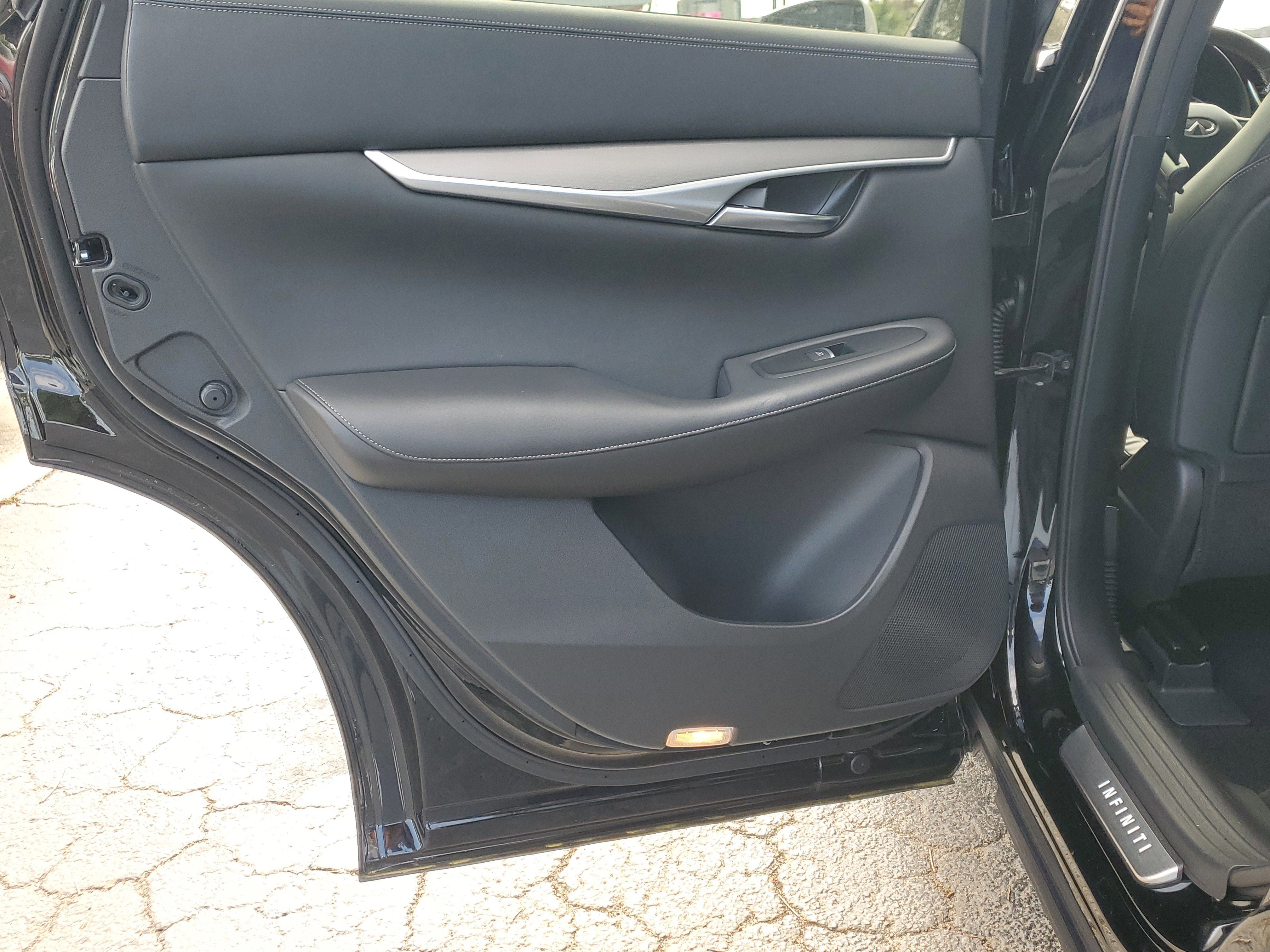 Used 2023 INFINITI QX50 Luxe FWD image 11