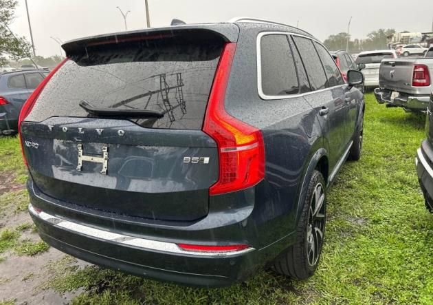 Certified 2023 Volvo XC90 B5 Plus AWD/4WD image 3