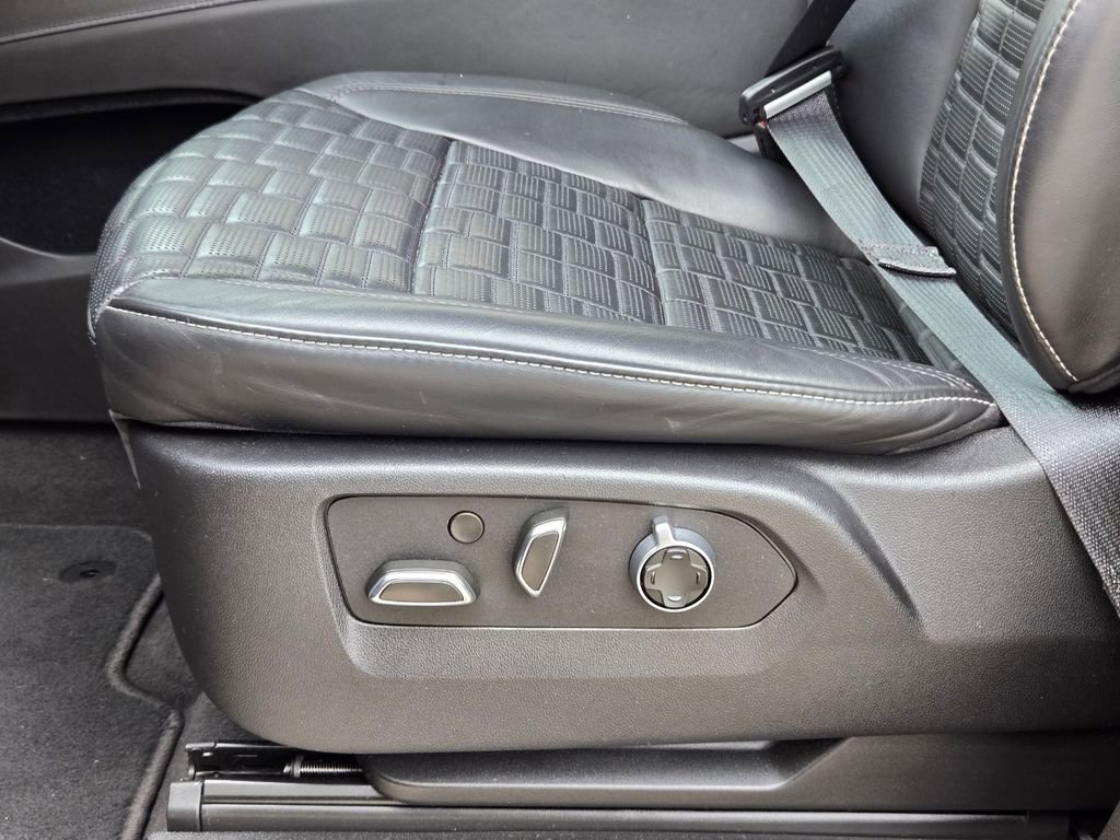 Certified 2024 Cadillac Escalade ESV V w/ LPO, ONYX Package image 27