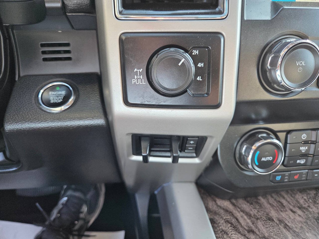 Used 2019 Ford F250 Lariat w/ Lariat Ultimate Package AWD/4WD image 15