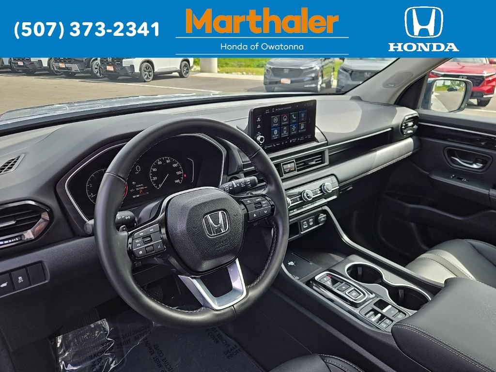 Used 2025 Honda Pilot Touring image 12