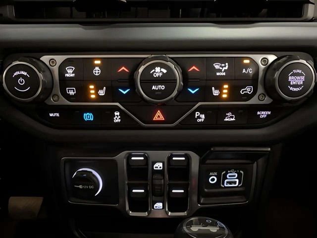 Used 2025 Jeep Wrangler Unlimited Sahara w/ Safety Group AWD/4WD image 59