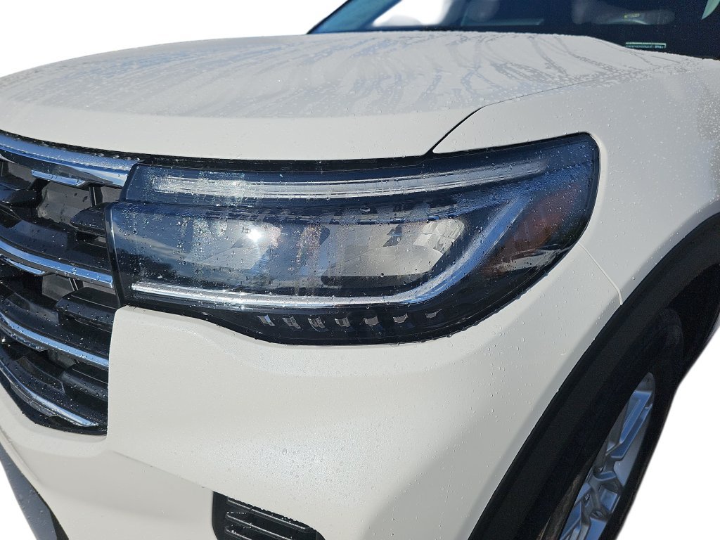 Used 2025 Ford Explorer Active RWD image 31