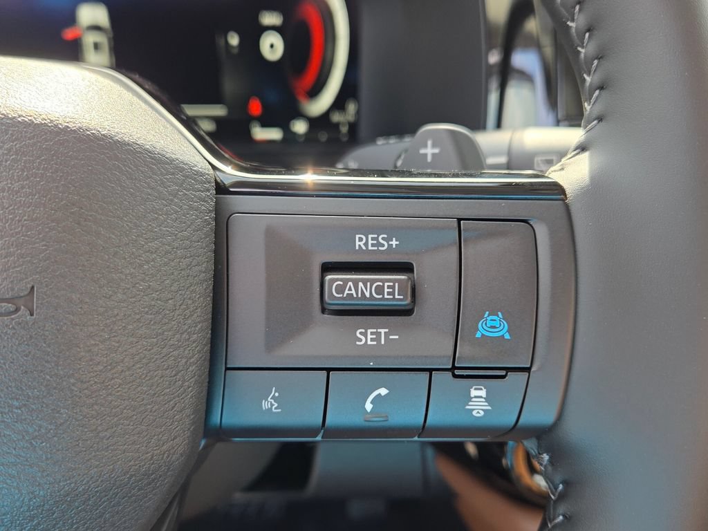 New 2026 Nissan Pathfinder Platinum FWD image 25