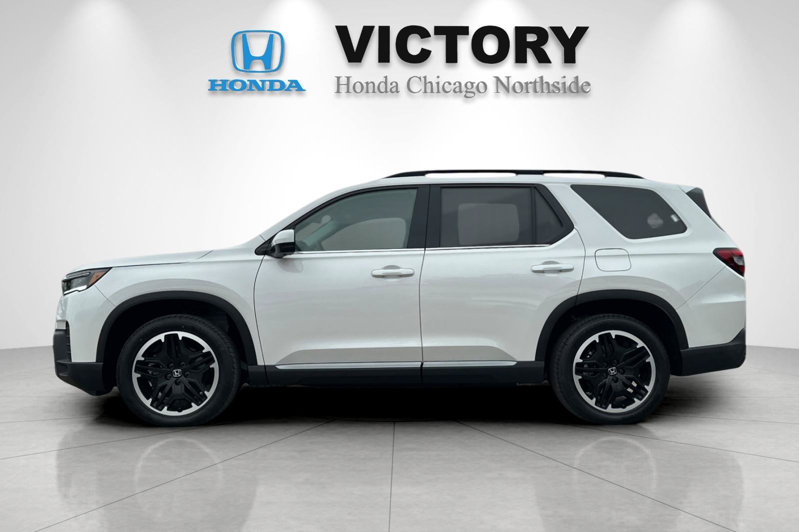 New 2026 Honda Pilot Touring image 2
