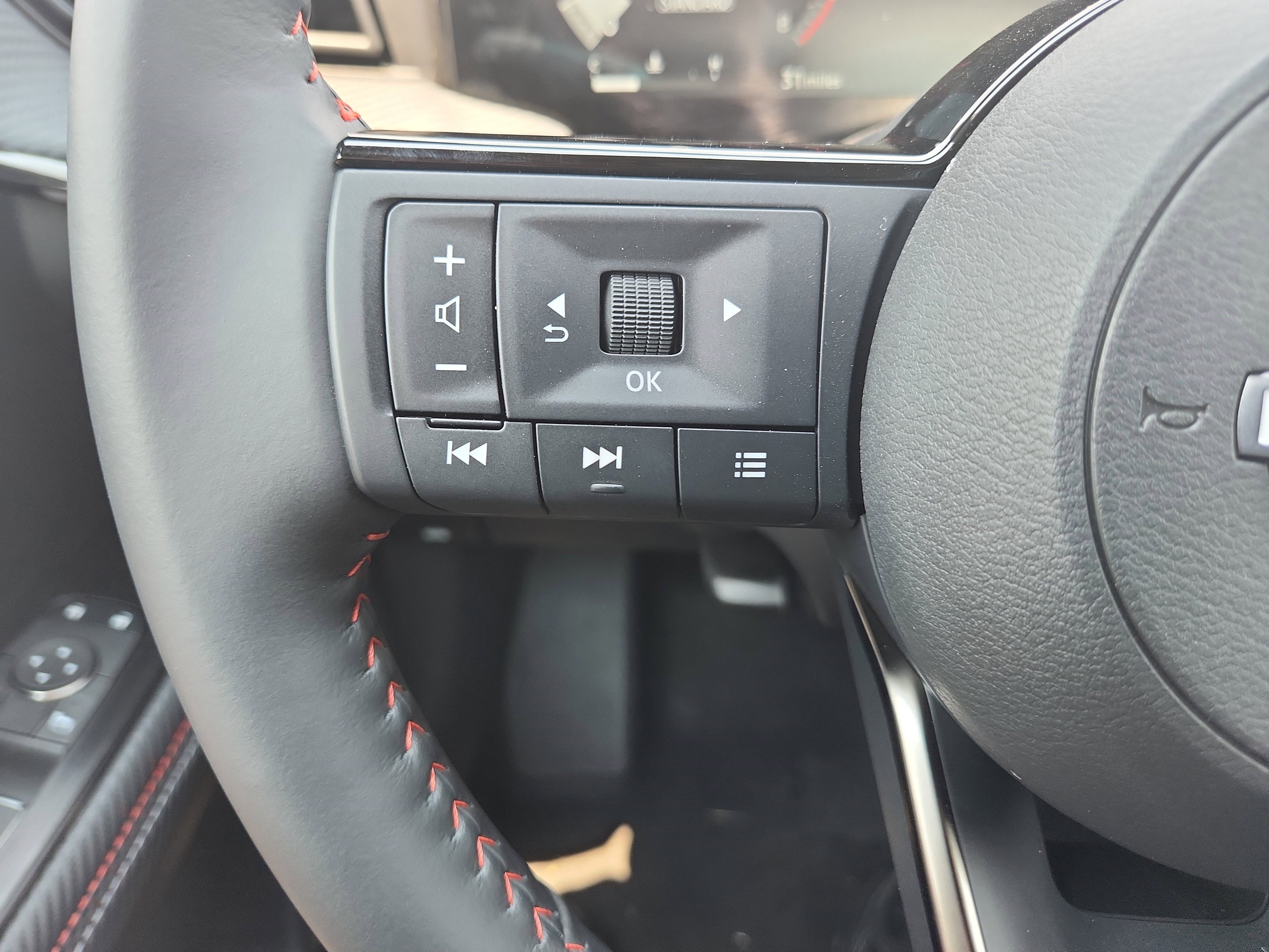 New 2025 Nissan Kicks SR w/ Interior Electronics Package image 7