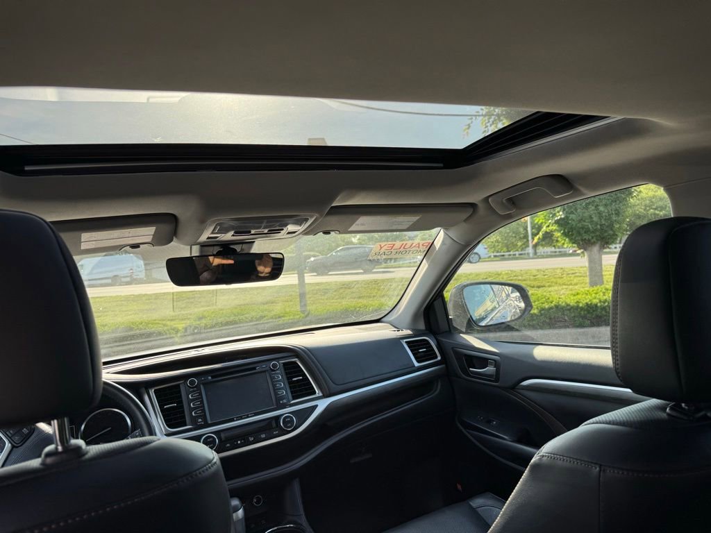 Used 2019 Toyota Highlander Limited AWD/4WD image 15