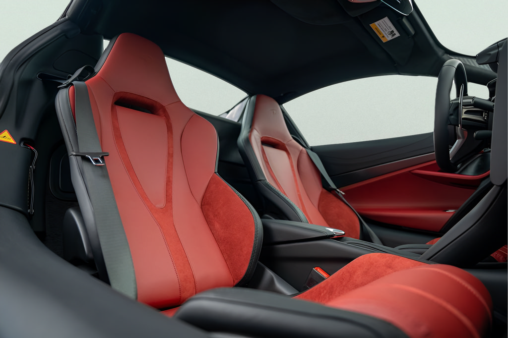 New 2026 McLaren 750S Spider RWD image 38