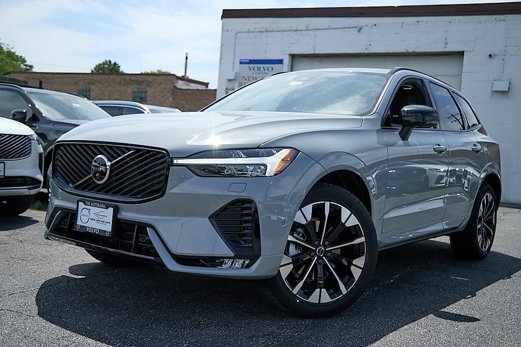 New 2026 Volvo XC60 B5 Plus w/ Climate Package PRO AWD/4WD image 2