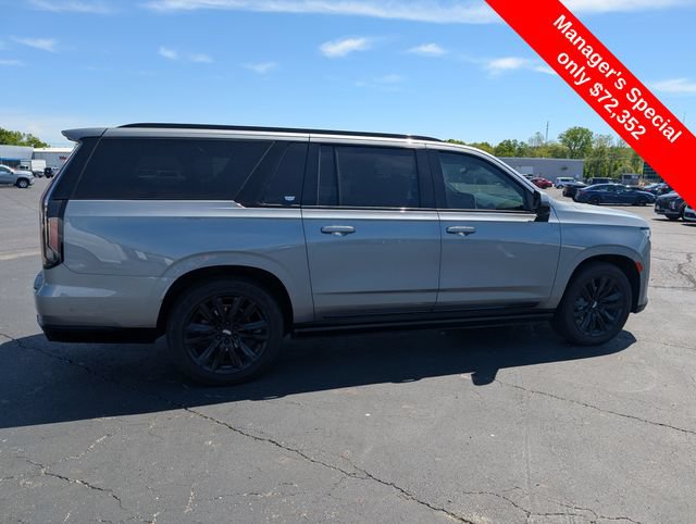 Used 2023 Cadillac Escalade ESV Sport Platinum AWD/4WD image 9