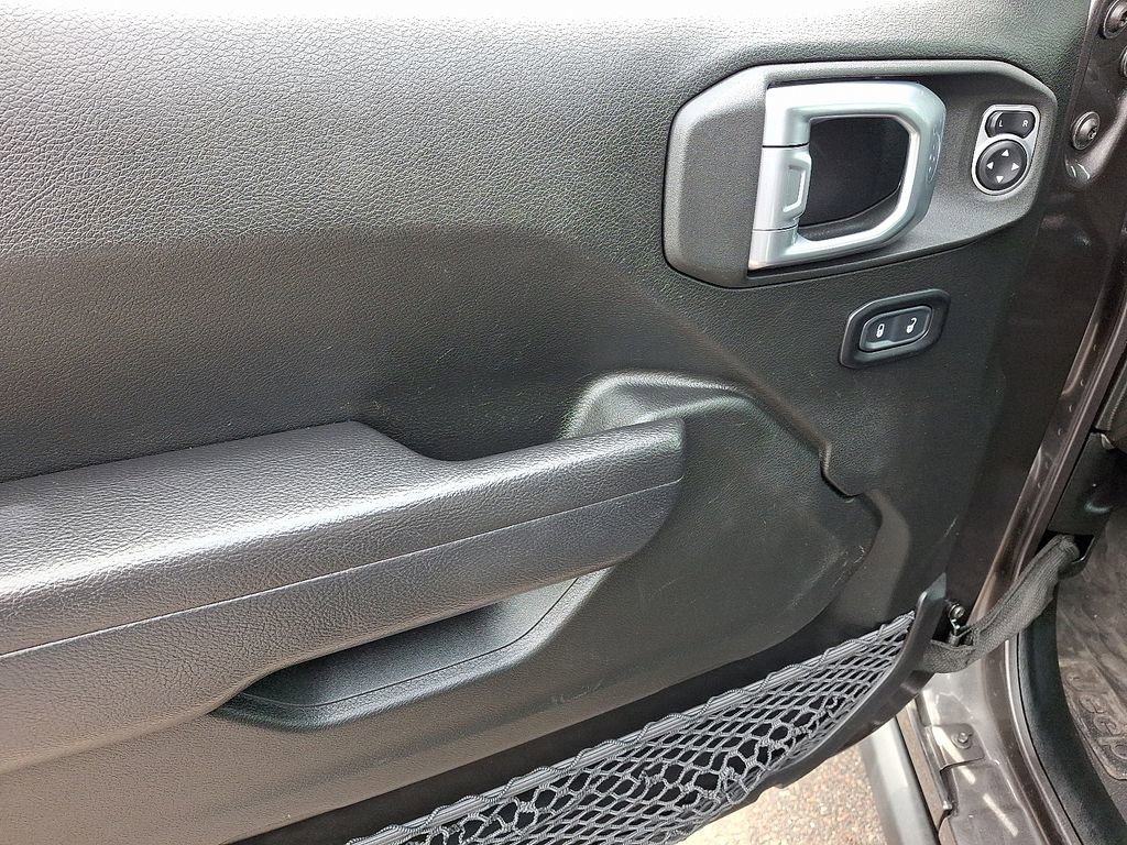 Used 2023 Jeep Wrangler Unlimited w/ Cold Weather Group image 13