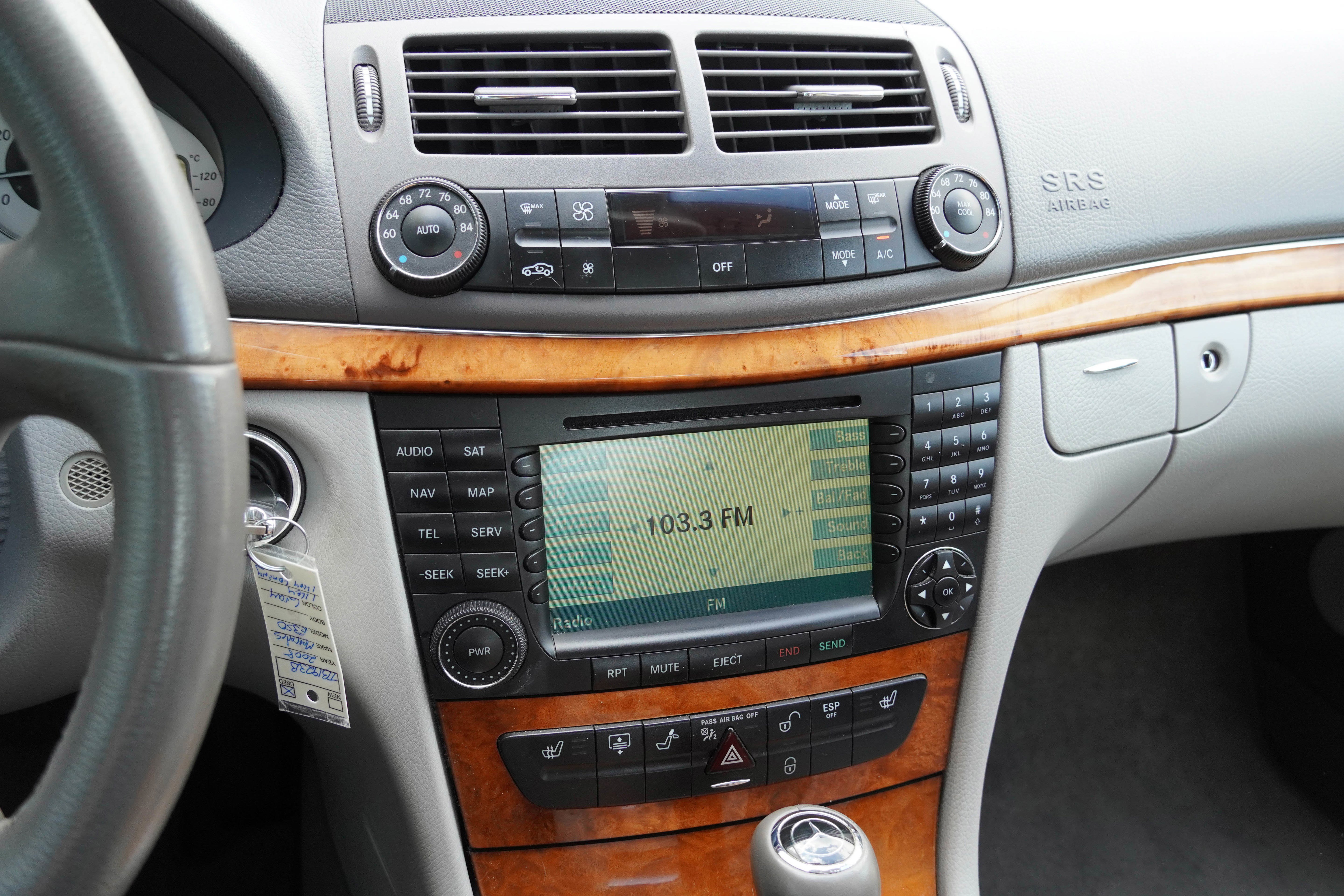 Used 2008 Mercedes-Benz E 350 4MATIC Sedan image 23