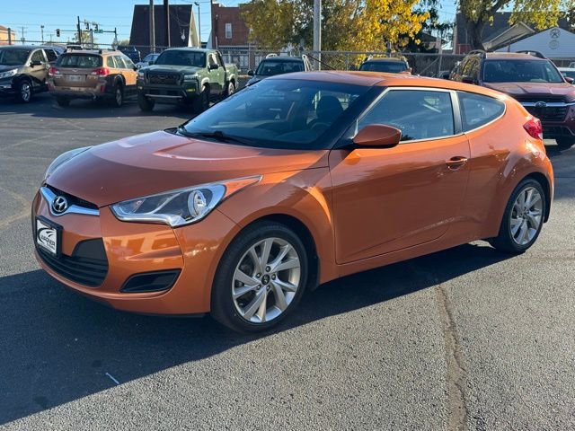Used 2016 Hyundai Veloster image 3