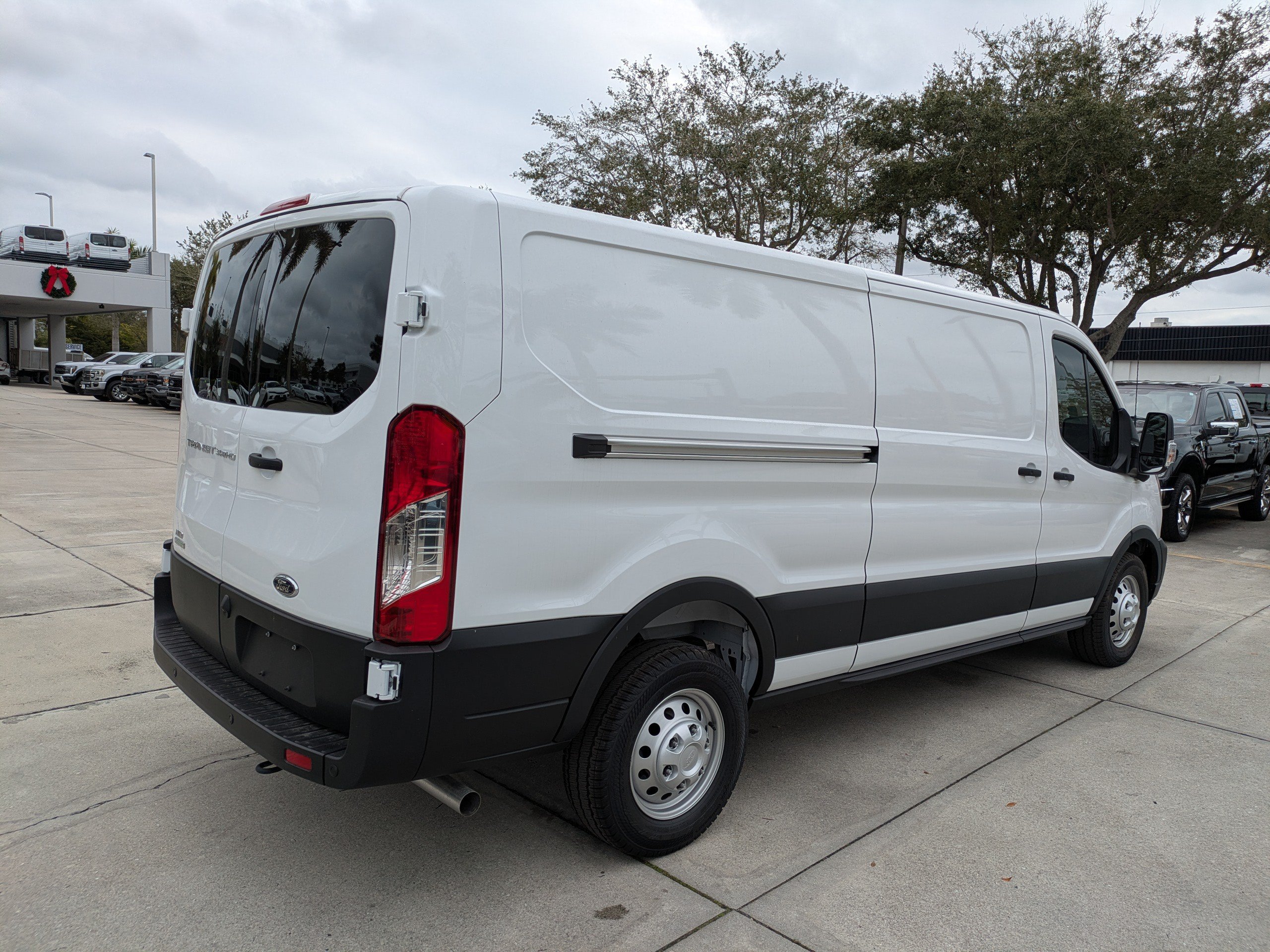 Used 2025 Ford Transit 350 148 Low Roof AWD w/ Load Area Protection Package image 6