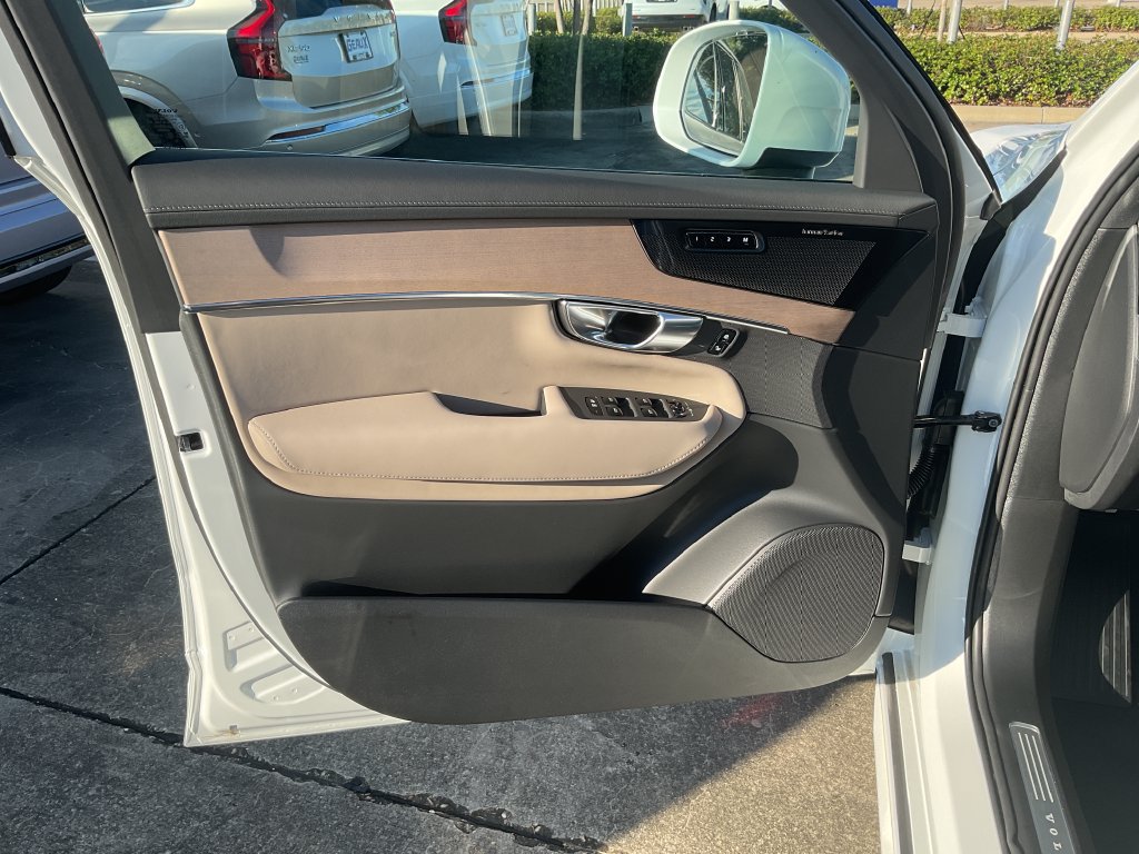 New 2027 Volvo XC90 B6 Plus AWD/4WD image 11