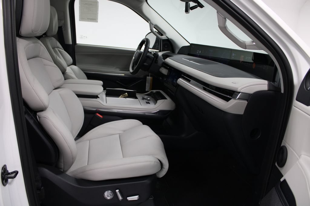 New 2026 Lincoln Navigator Reserve AWD/4WD image 31
