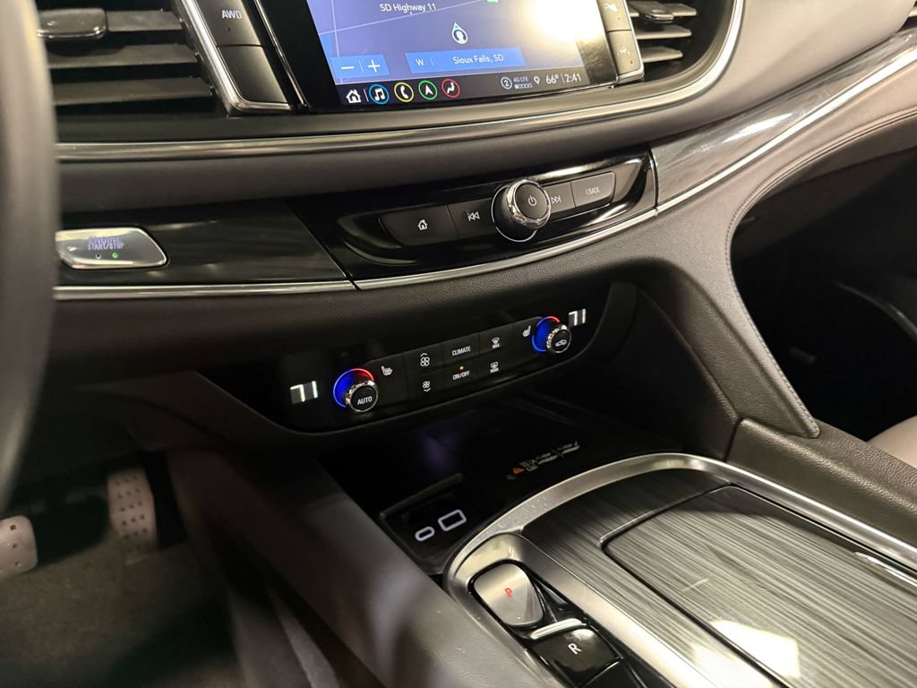 Used 2023 Buick Enclave Essence w/ Experience Buick Package AWD/4WD image 82