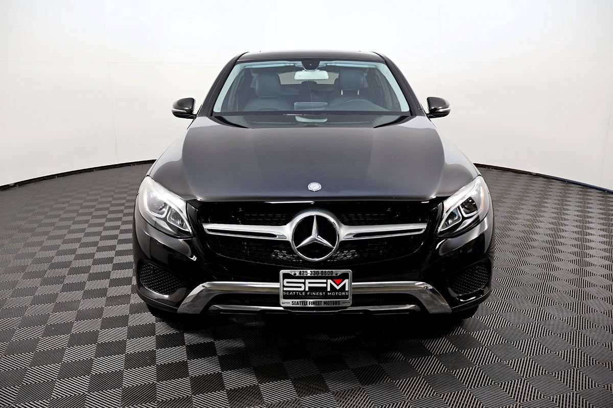 Used 2017 Mercedes-Benz GLC 300 4MATIC Coupe image 3