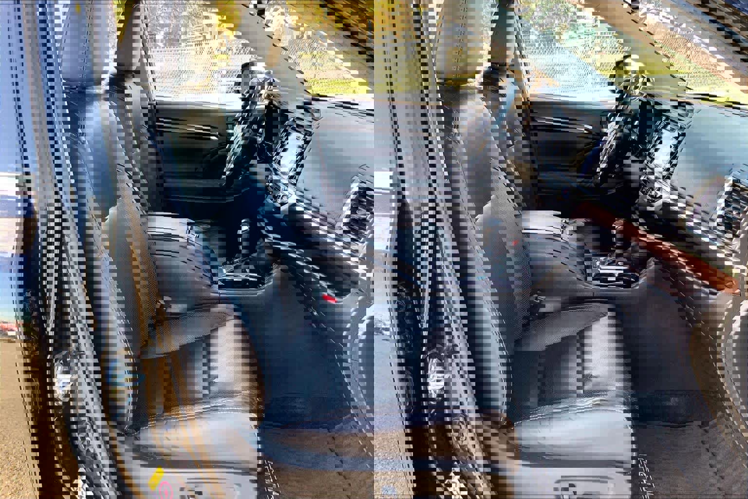 Used 2014 Toyota Highlander Limited Platinum image 8