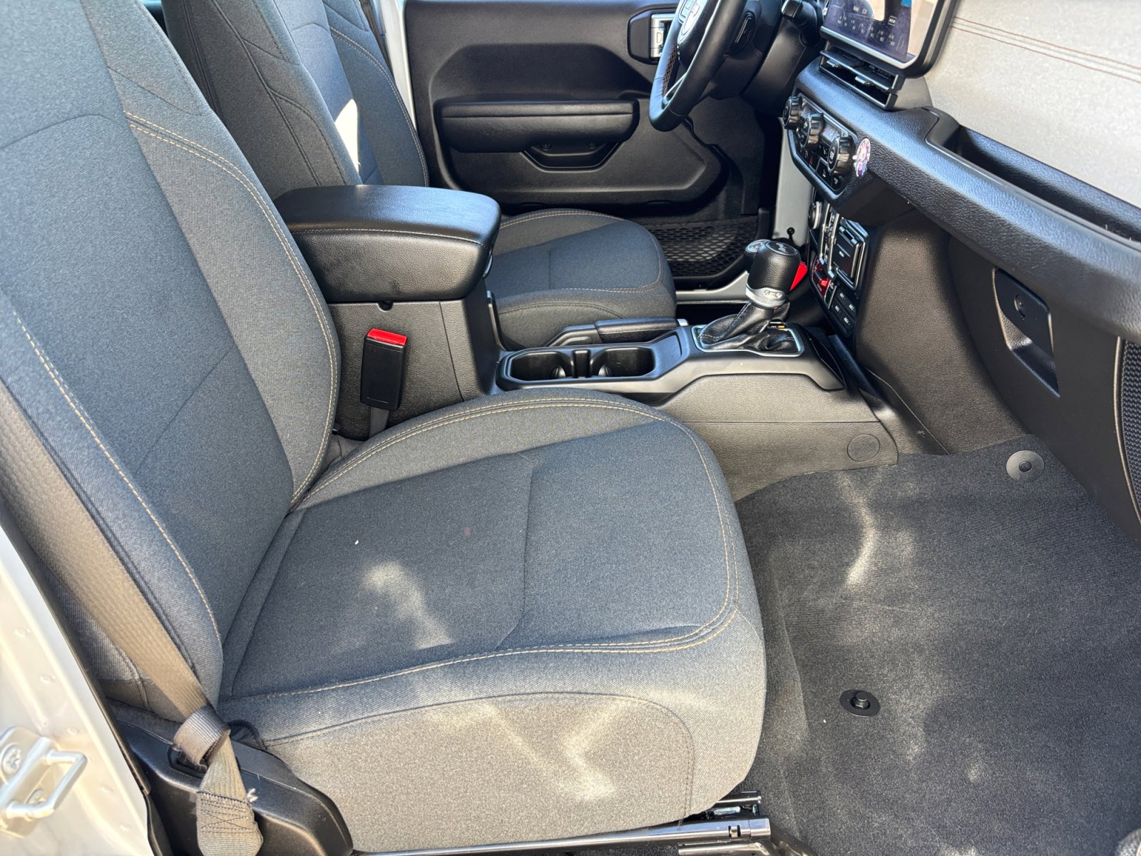 Used 2024 Jeep Wrangler Willys image 19