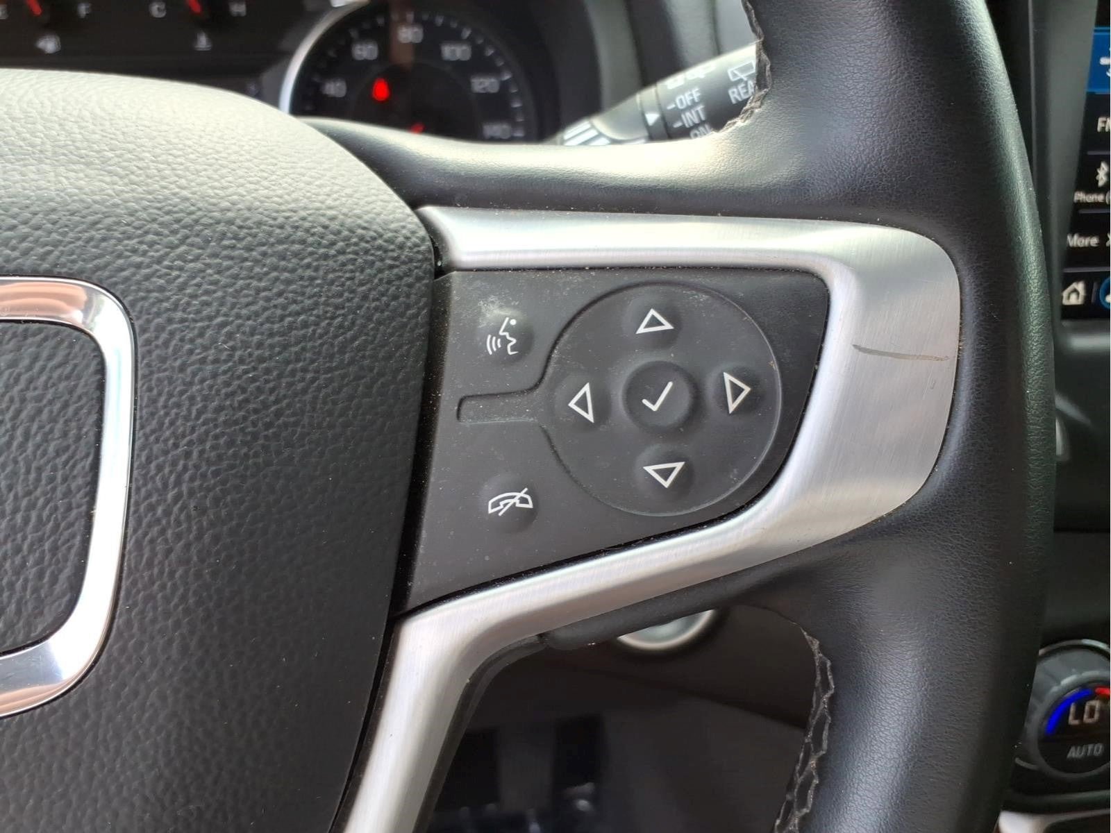 Used 2024 GMC Terrain SLT AWD/4WD image 21