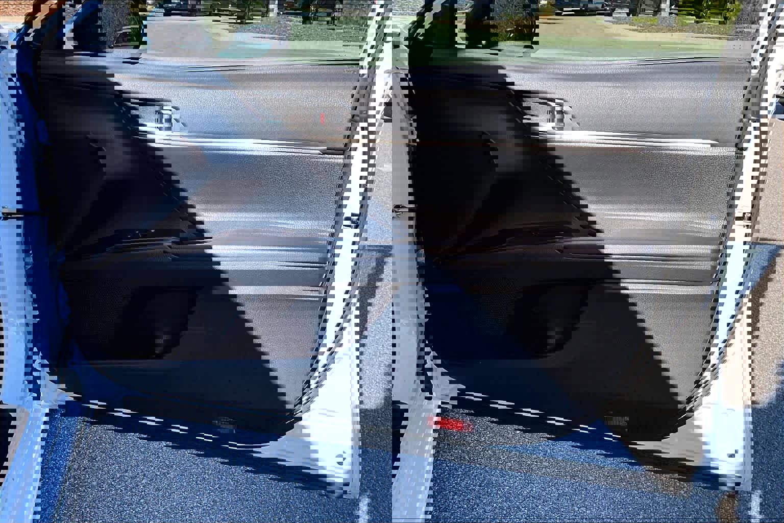 Used 2020 Toyota Camry SE image 24