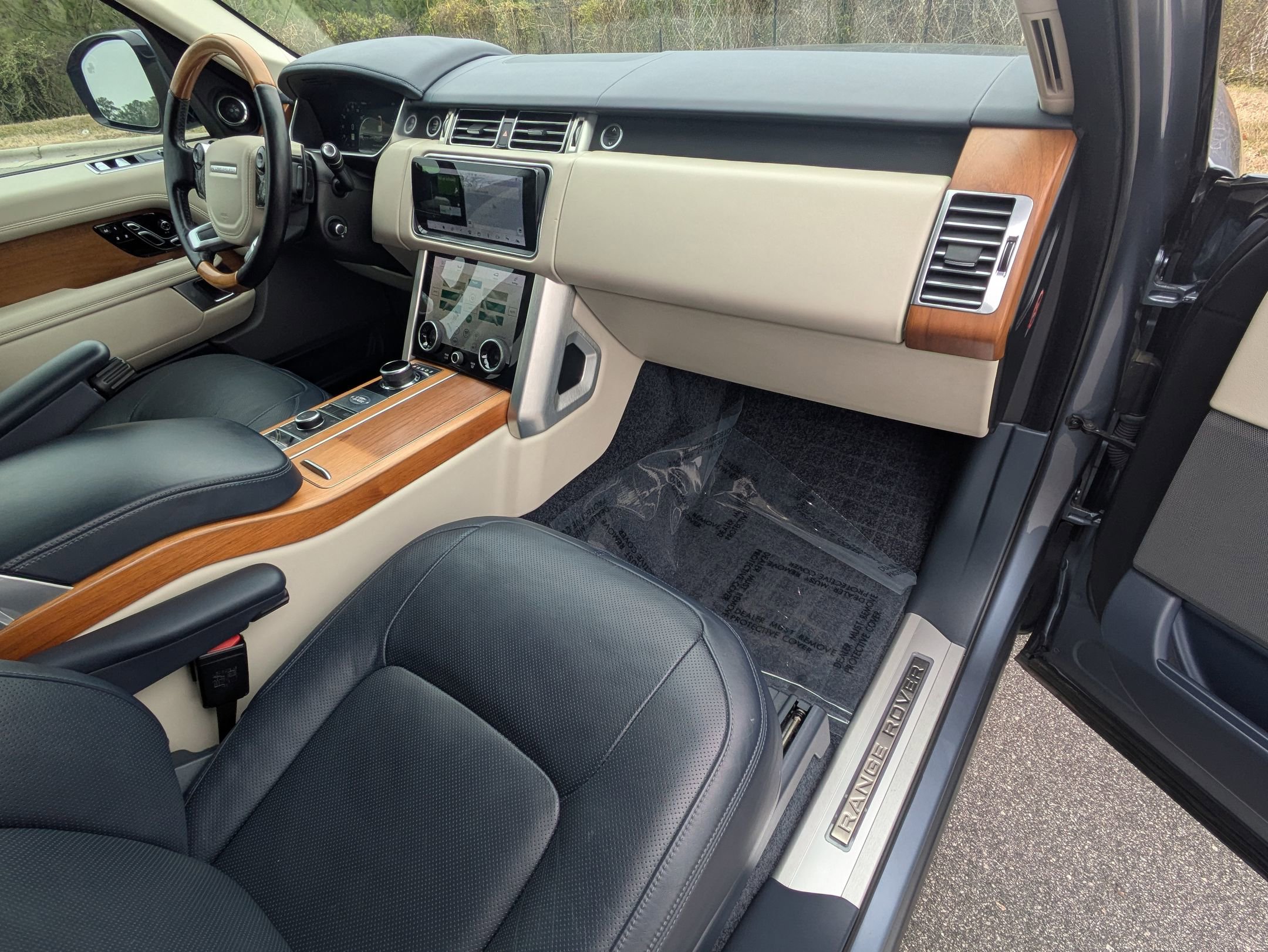 Used 2019 Land Rover Range Rover Long Wheelbase Supercharged image 29