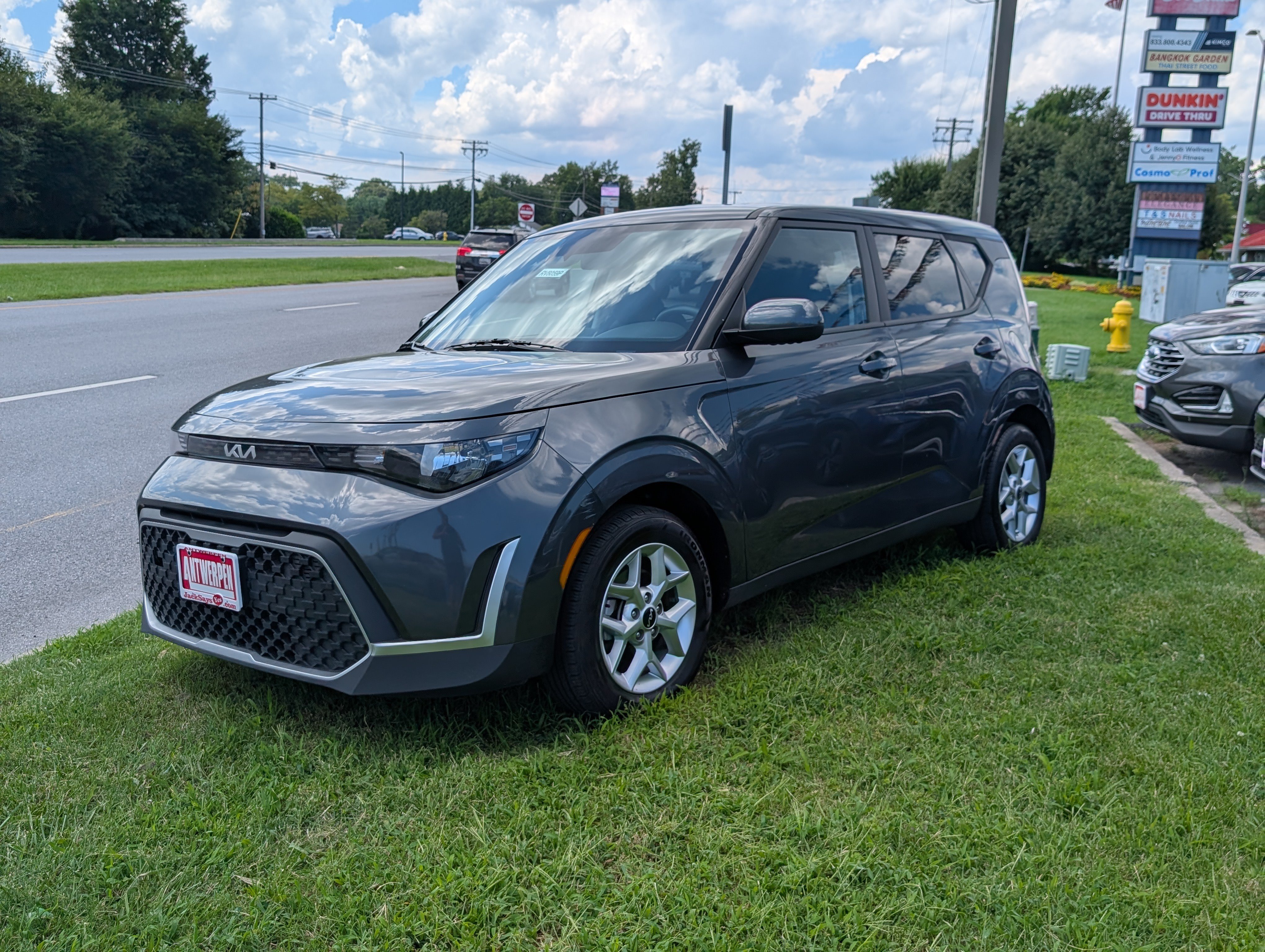 Used 2024 Kia Soul LX w/ Option Group 015 FWD image 7